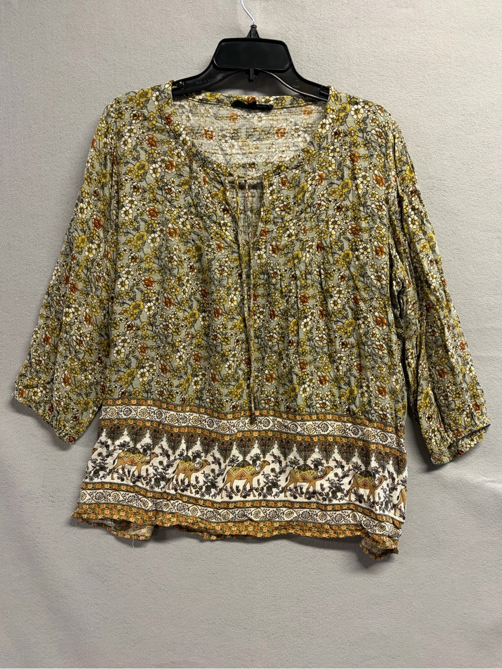 Jane + Delancey Women's Green Floral Camel Print Peasant Top - Large